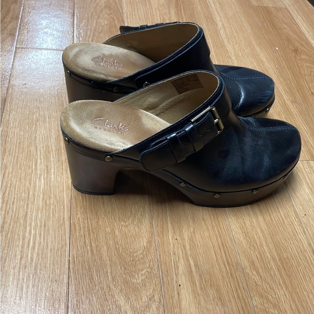 Clarks dress shoes; size 8